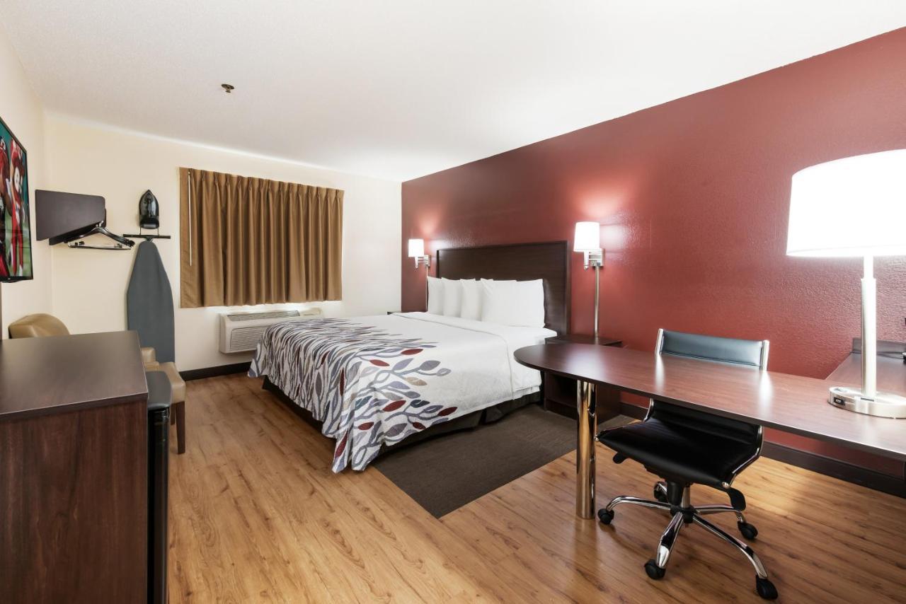 Red Roof Inn אובורן מראה חיצוני תמונה