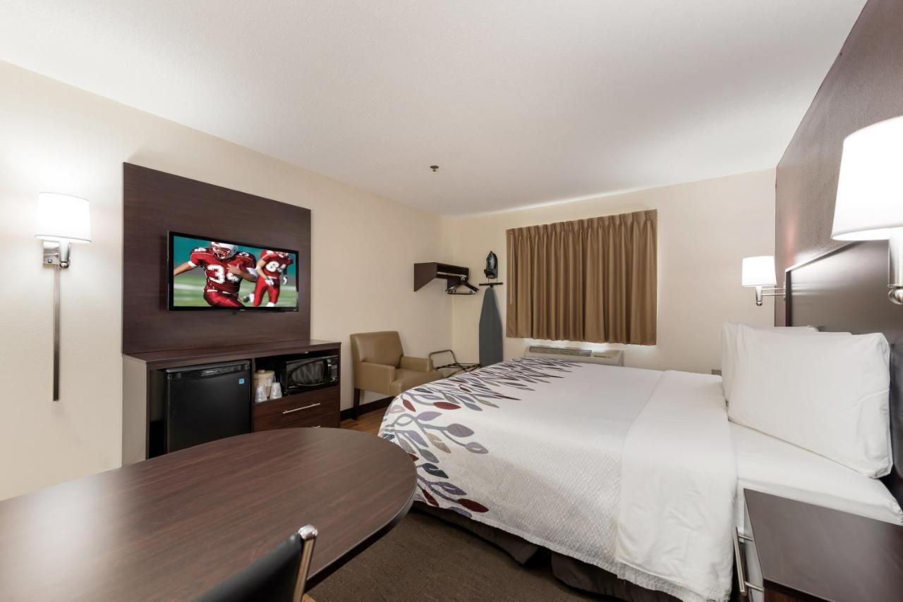Red Roof Inn אובורן מראה חיצוני תמונה