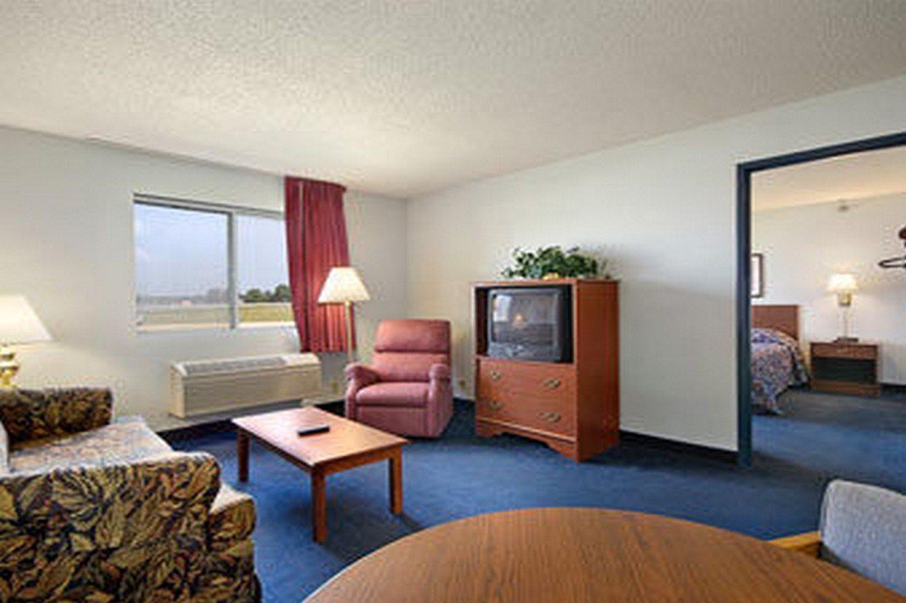 Red Roof Inn אובורן חדר תמונה