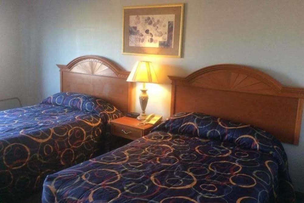 Red Roof Inn אובורן מראה חיצוני תמונה